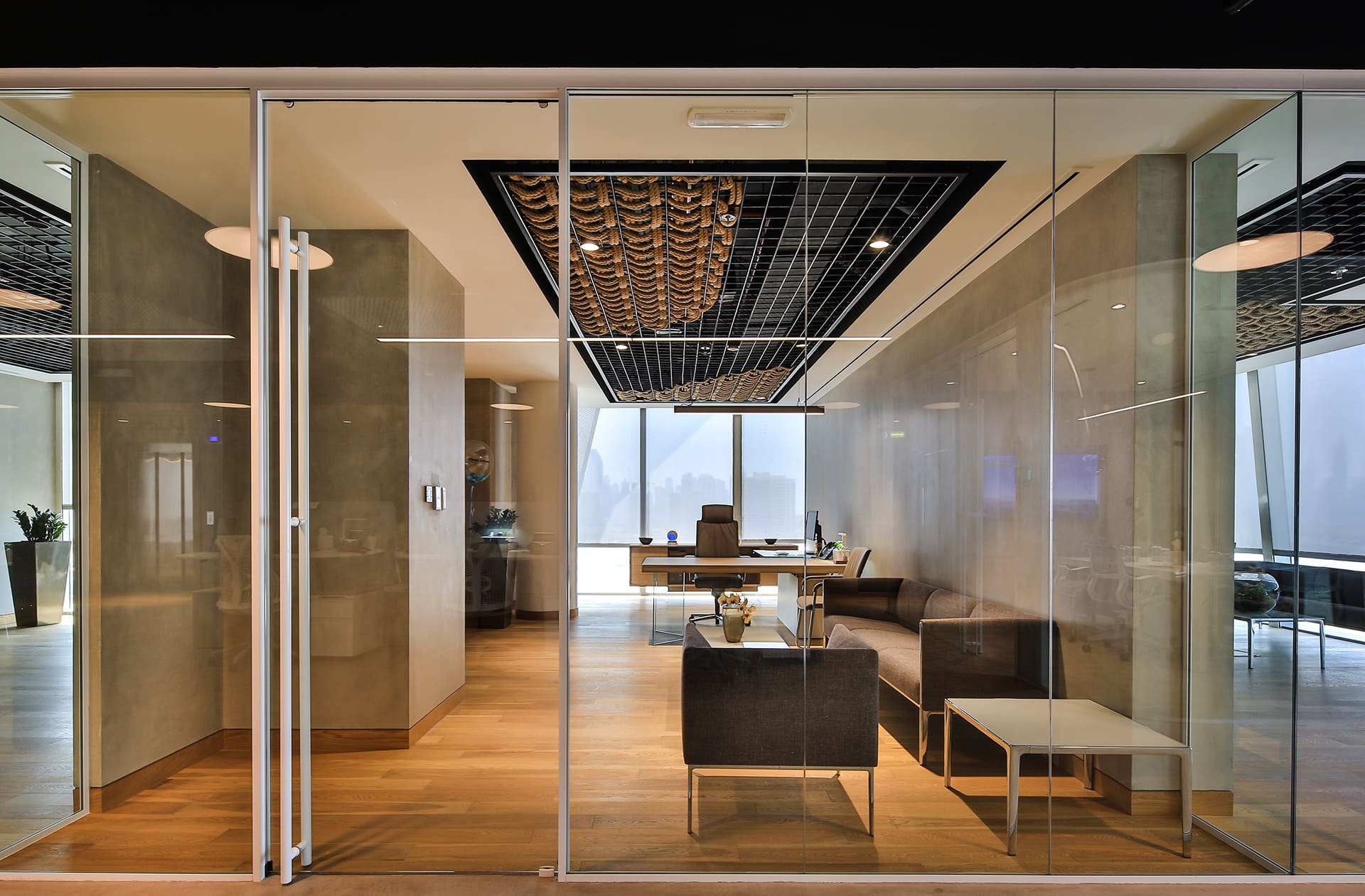 Büroräume in Dubai Wie kann man Microtopping verwenden Ideal Work