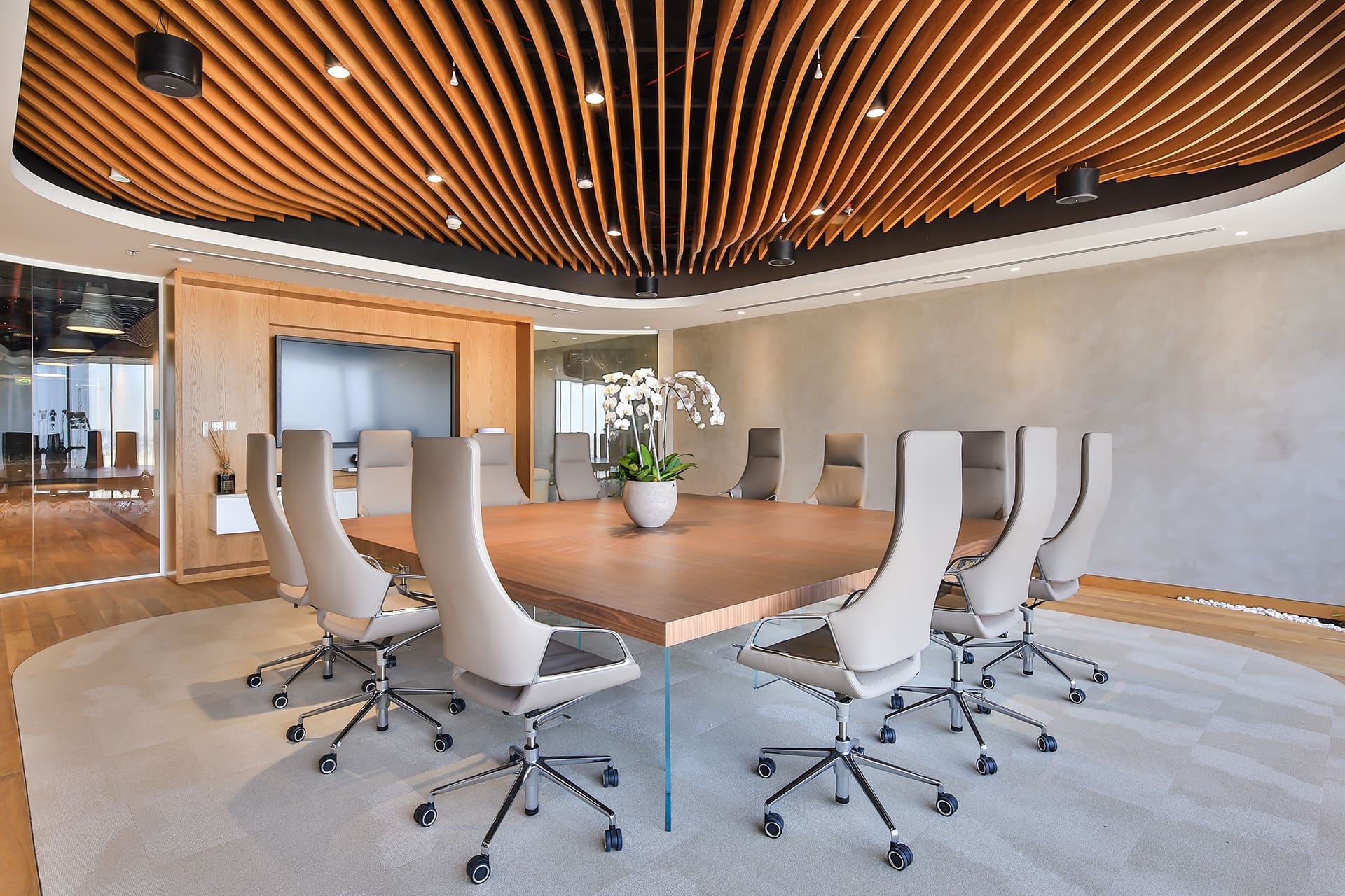 Büroräume in Dubai Wie kann man Microtopping verwenden Ideal Work