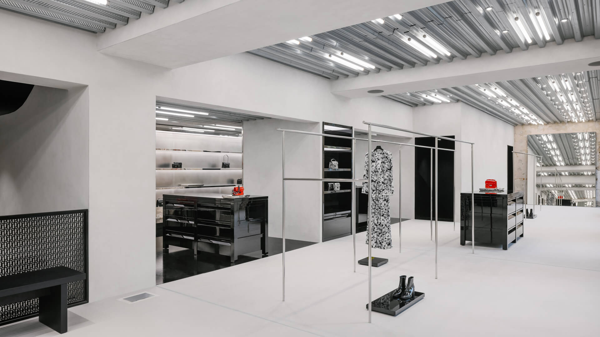 Worku Butic The Kooples-Boutique auf den Champs Elysées - Fußböden und Wandfliesen ...